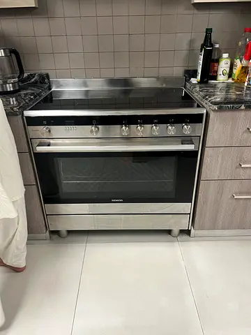 Siemens iq700 Model Electric Stove 90cm width 60 cm depth