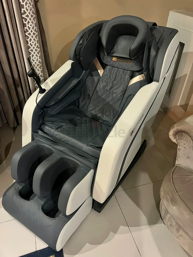Ultimate Relaxation: Premium Massage Chair for Sale!63266944646273111