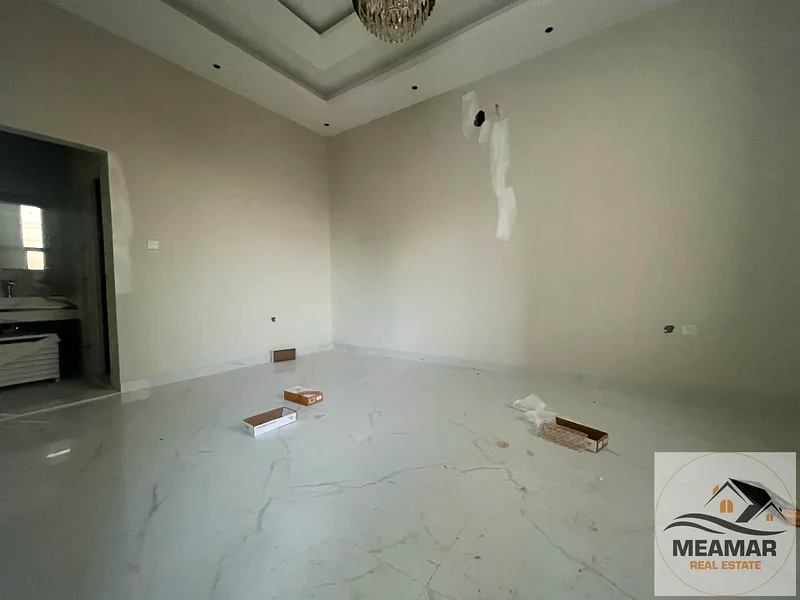 تشمل رسوم التسجيل ورسوم الملكية  
فيلا فاخرة || تصميم أنيق || يمكن الدفع نقدًا أو من خلال تمويل مصرفي62863766230787113