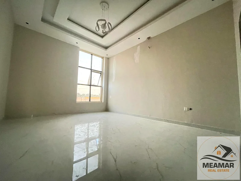 تشمل رسوم التسجيل ورسوم الملكية  
فيلا فاخرة || تصميم أنيق || يمكن الدفع نقدًا أو من خلال تمويل مصرفي62863766230787114