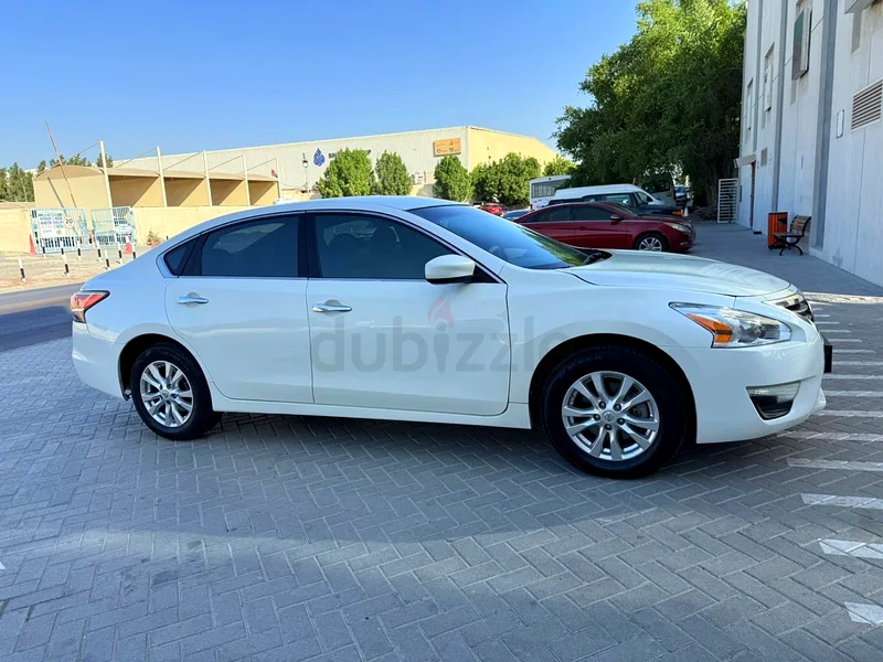 Nissan Altima 2015 model Gcc 350000 km63227775741058112