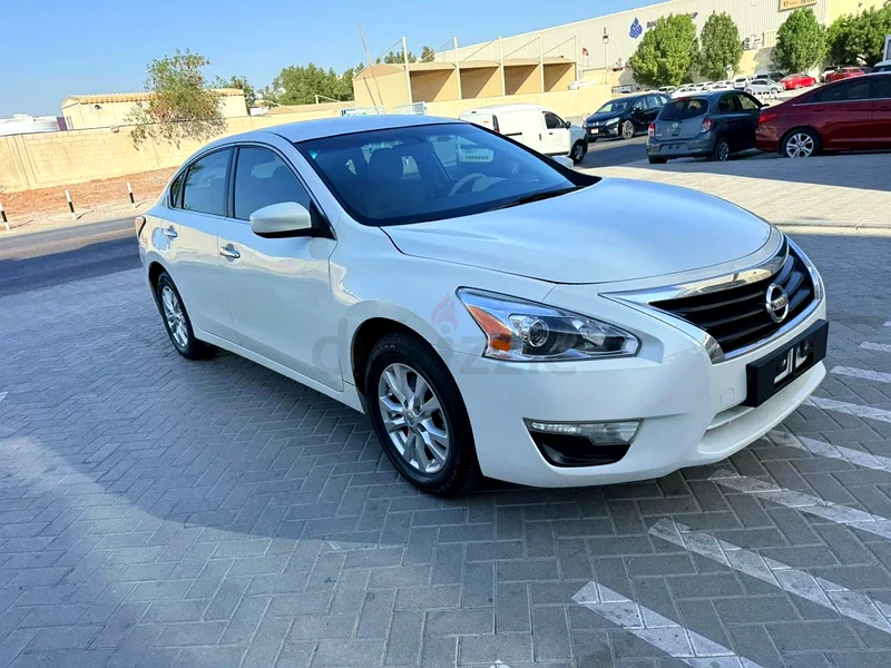 Nissan Altima 2015 model Gcc 350000 km63227775741058114