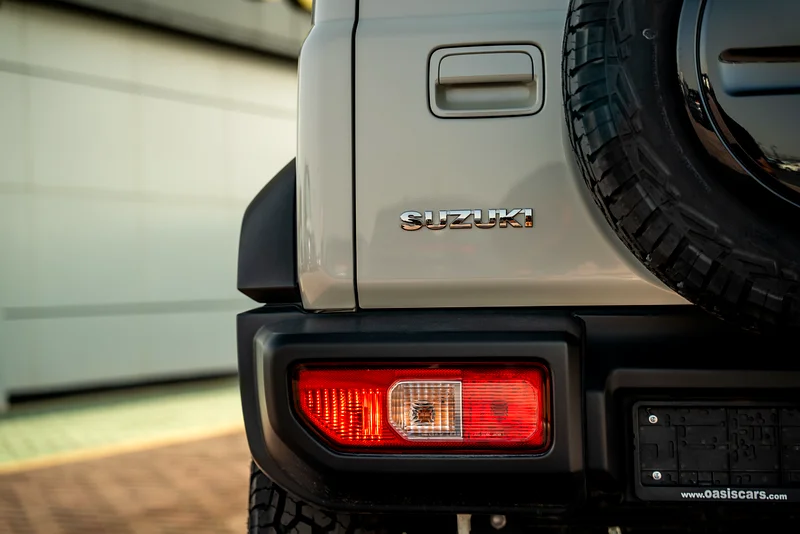 Suzuki Jimny GLX 3-Doors A/T GCC Low Mileage 202463174774094081114