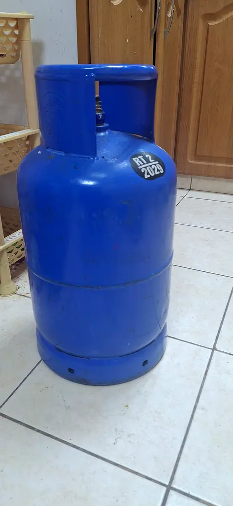 Gas stove and cylinder for sale