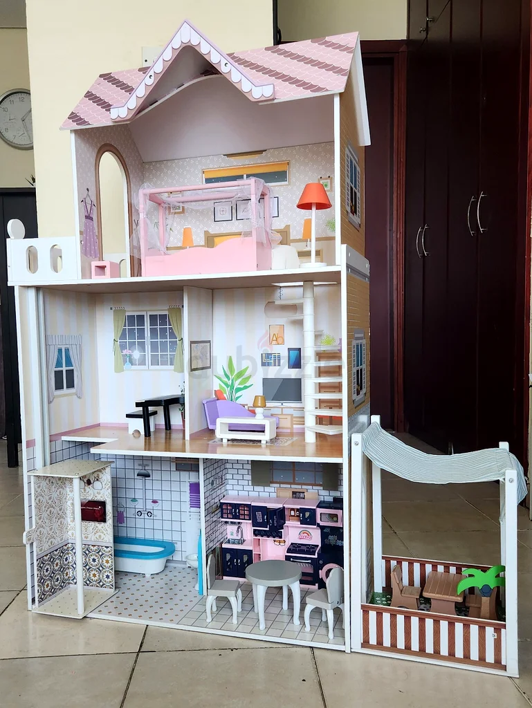 A perfect Dollhouse that can be your childs best friend628638173408011110