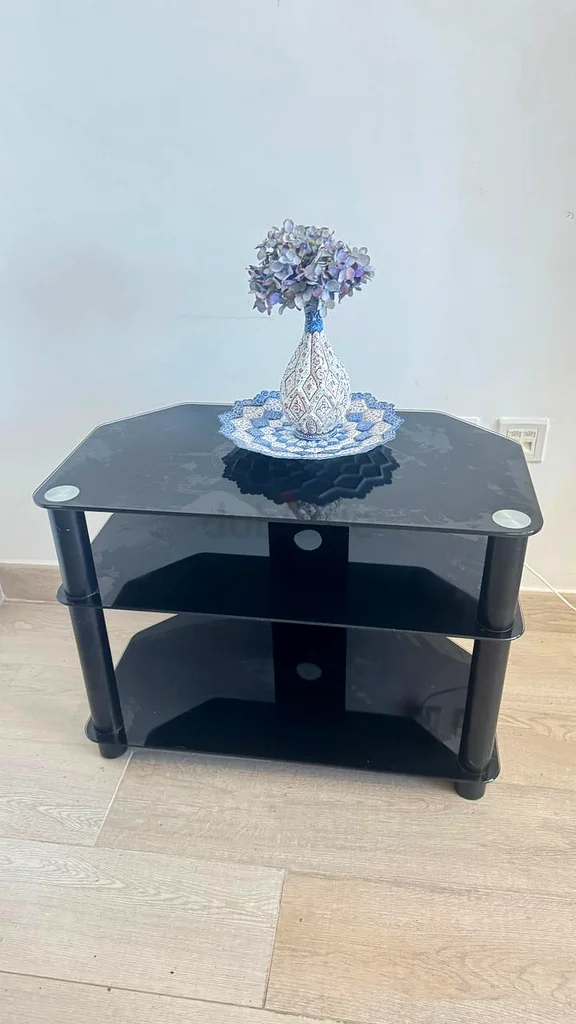 Exquisite Handcrafted Decorative Vase with Flowers63177132561665111