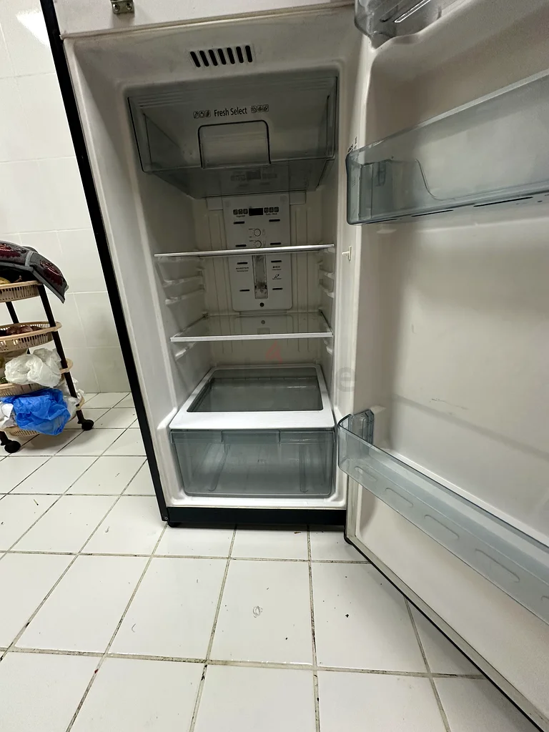 ثلاجة فريزر هيتاشي للبيع - حافظ على طعامك طازجًا! سعر رميه63170401732610113