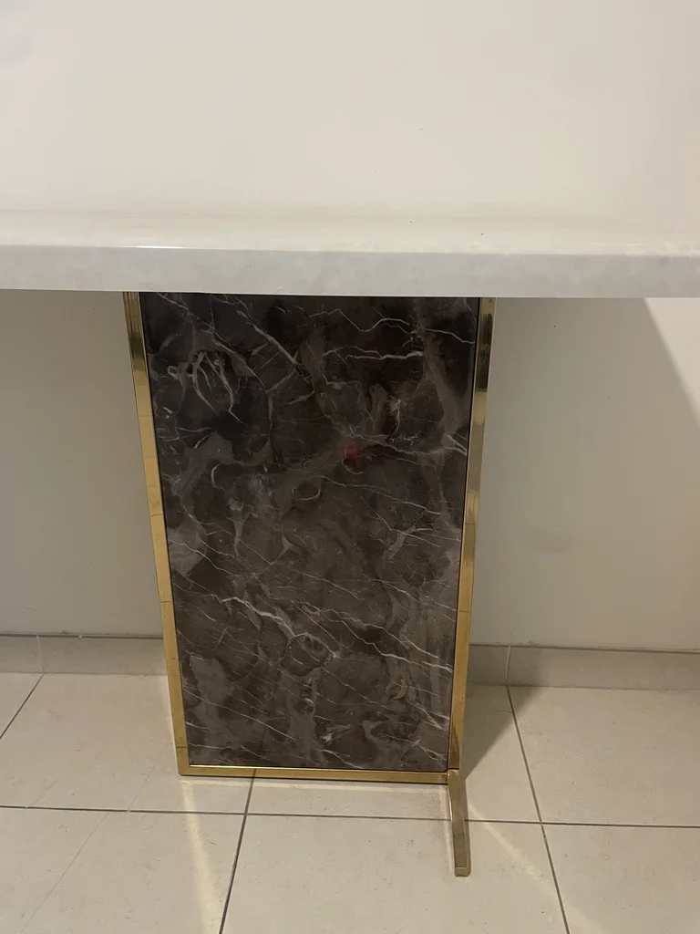 Side table62864708402562114