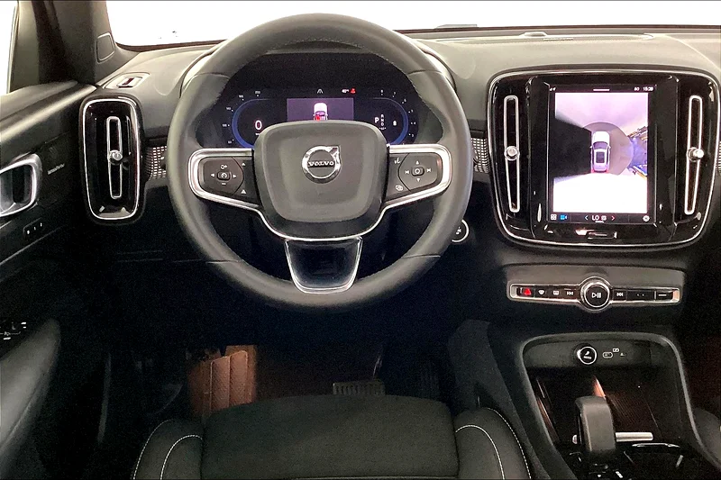 2023 Volvo XC40 B4 Ultimate  • Big Price Drop • Manufacturer warranty till 28-Apr-2026 • 41085163177574528130113