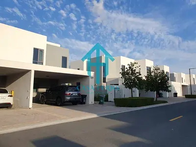 Upgraded Villa | 2e | Corner | Single Row | Vacant