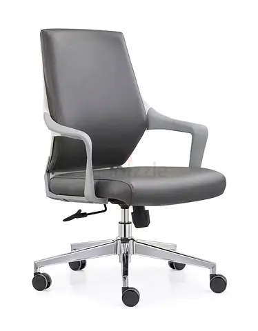 Stylish Executive Office Chair - Elevate Your Workspace!