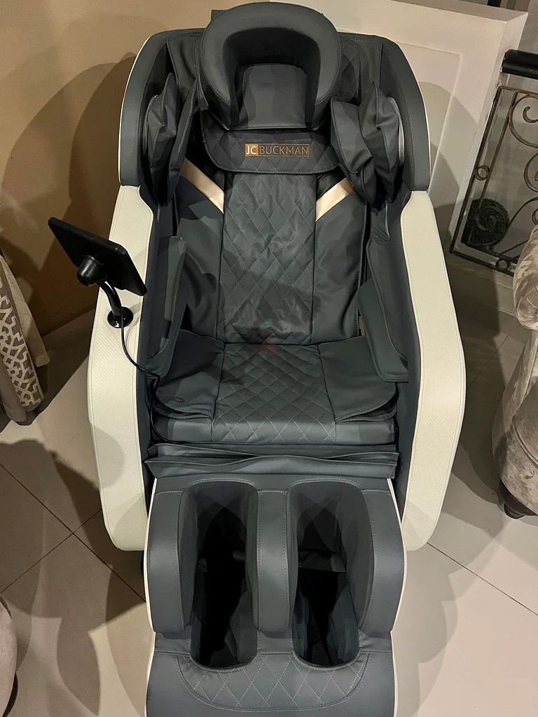 Ultimate Relaxation: Premium Massage Chair for Sale!632669446462731114
