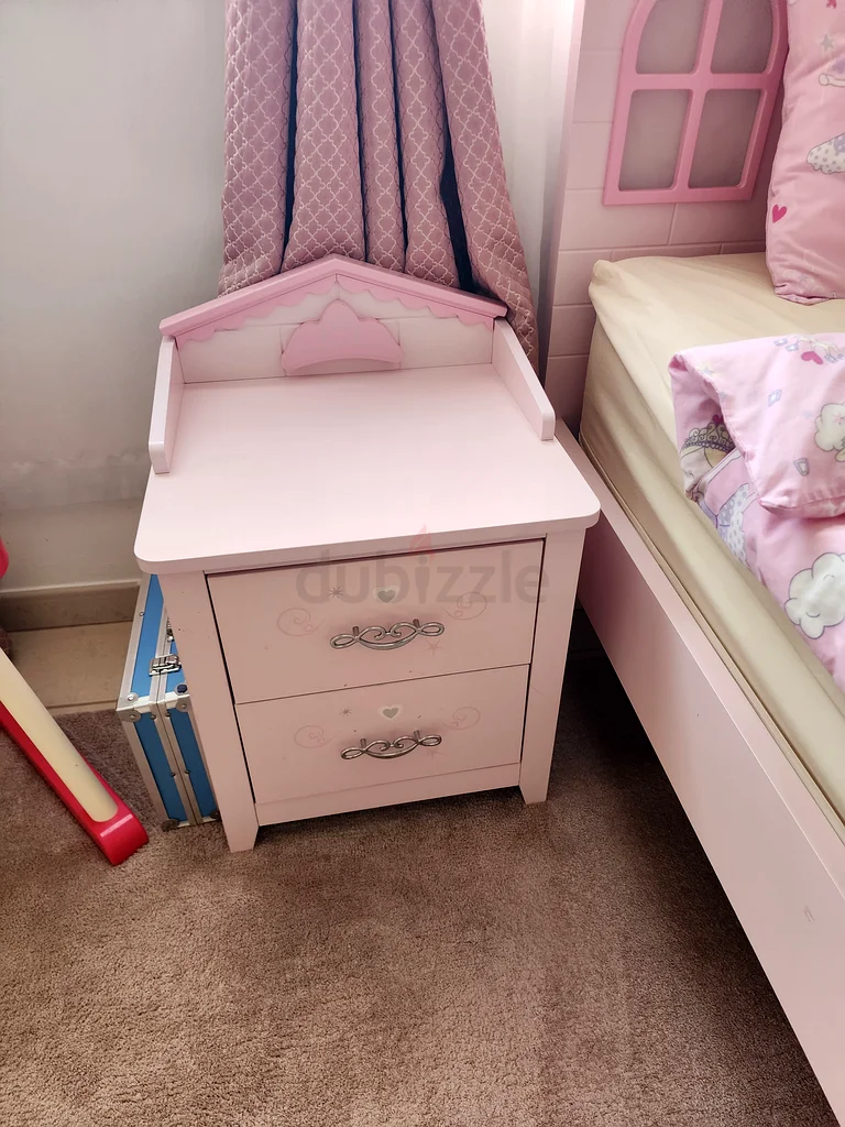 Price drop! Royal Story Single Bed set – Perfect for Your Little Princess! Bed AND drawers set62865808654593112
