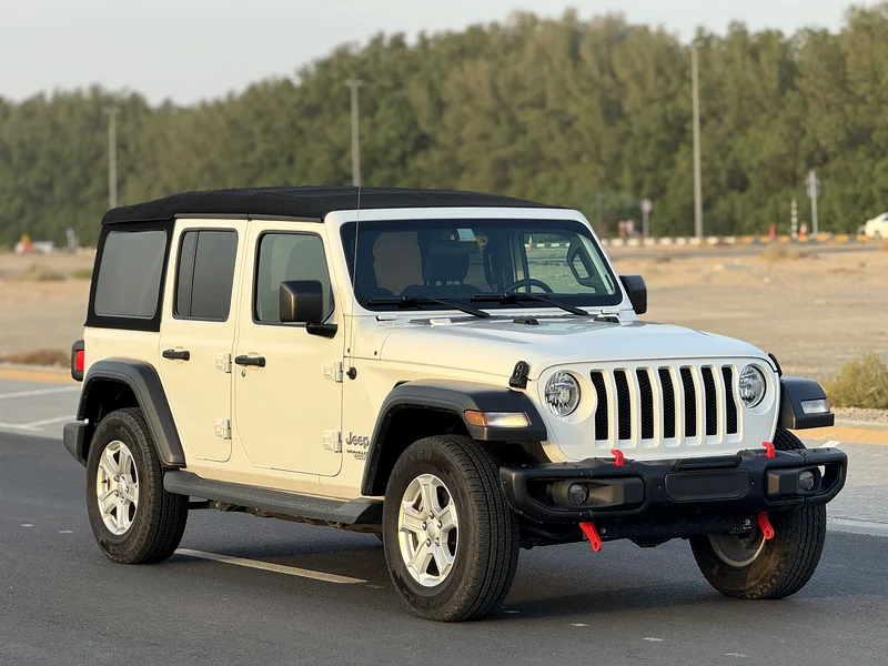 جيب رانجلر 2019 غير محدودة سبورت V6 بجميع الخيارات، طلاء أصلي، حالة ممتازة63172653648513111