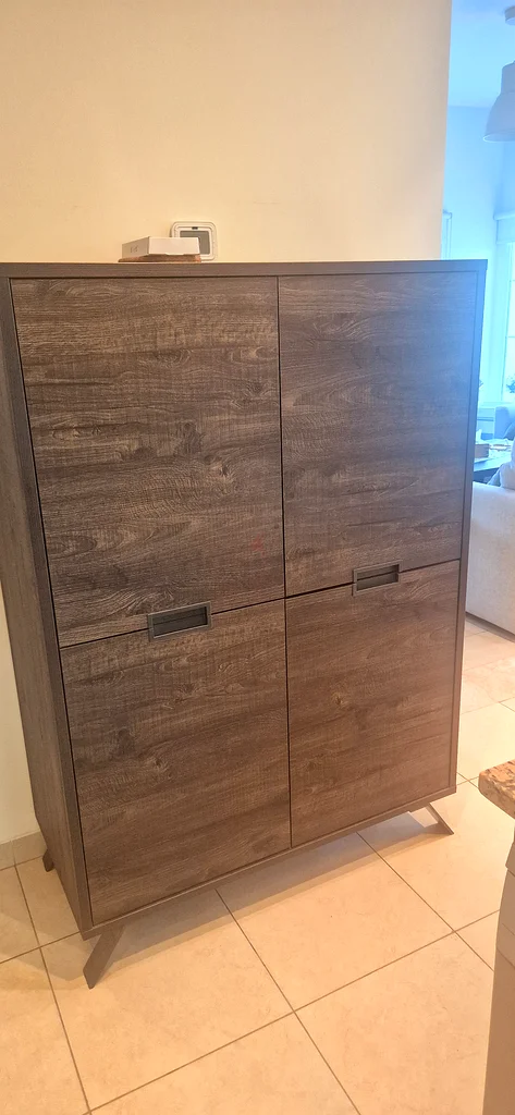 Stylish Modern Storage Cabinet - Perfect for Any Home!62865808752642111
