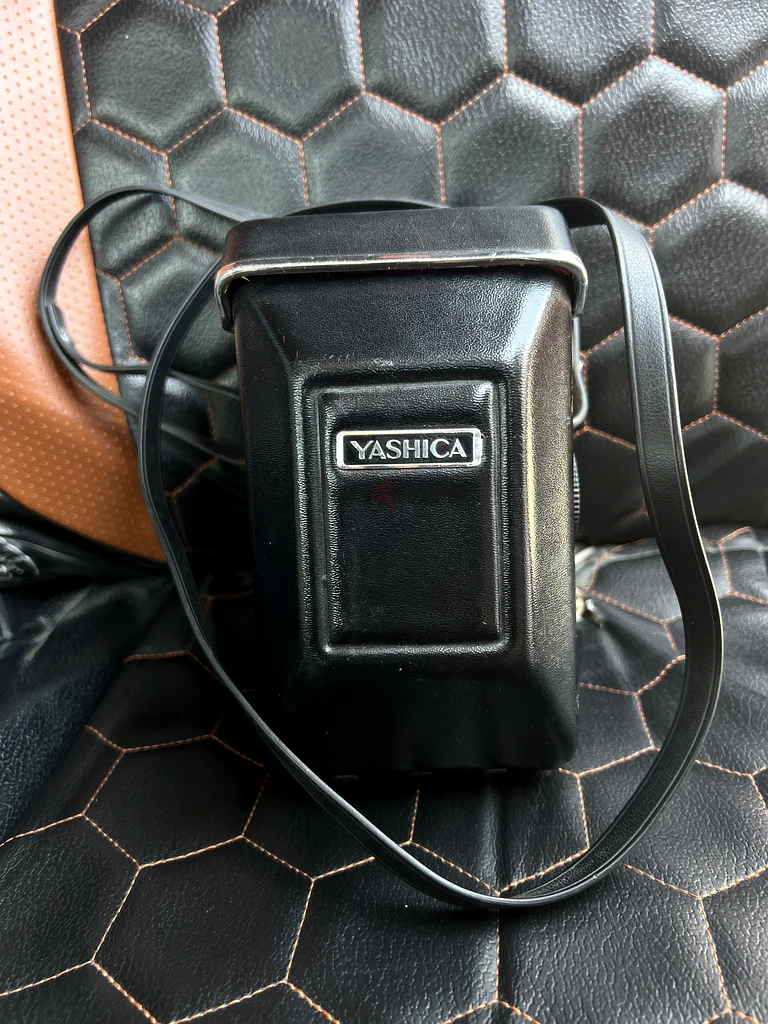 Vintage Yashica Mat-124 Medium Format Camera for Sale!63235600087041113