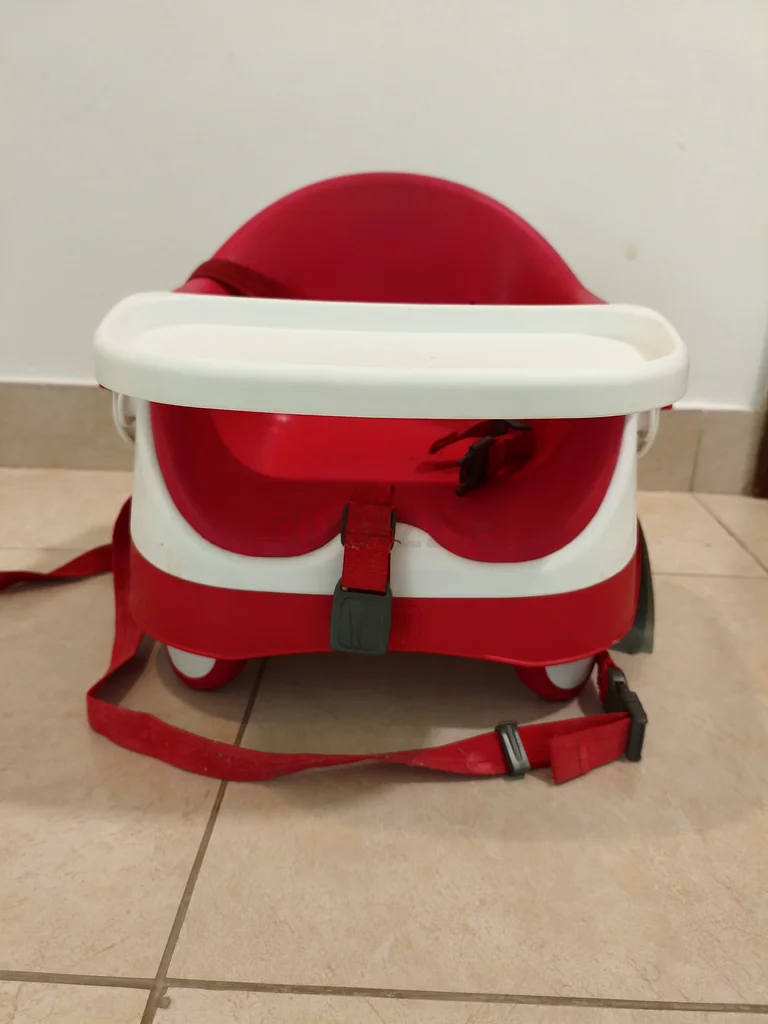 Red and White Baby Booster High Chair for Safe Feeding632042799110431123