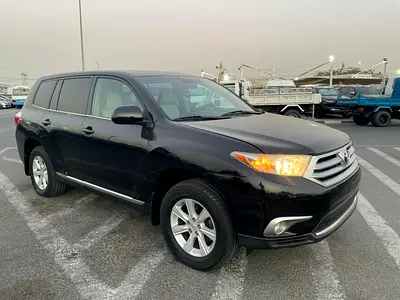 2012 Toyota Highlander 4x4 - 3.5L V6 MidOption+ 7 Leather Seats Great Condition -