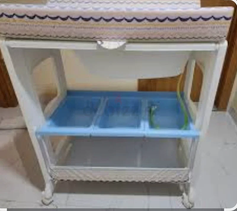 Baby changing table632048616660511126