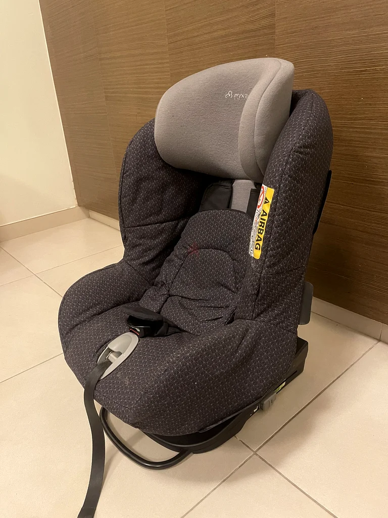 Safe and Stylish Baby Car Seat for Your Little One!62929659922689112