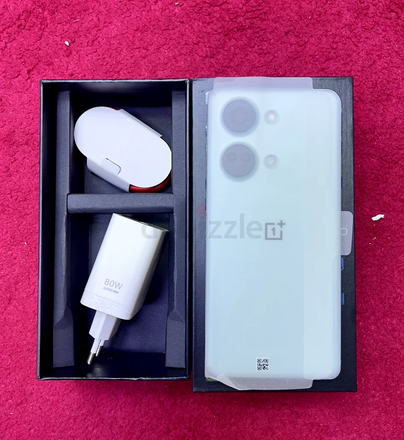 OnePlus Phone with 80W Charger -brand new631808401006091123