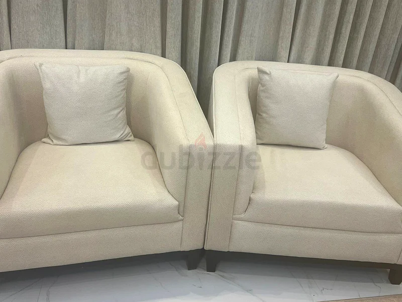 Stylish Pair of Cream Armchairs - Modern Comfort62863822482947112
