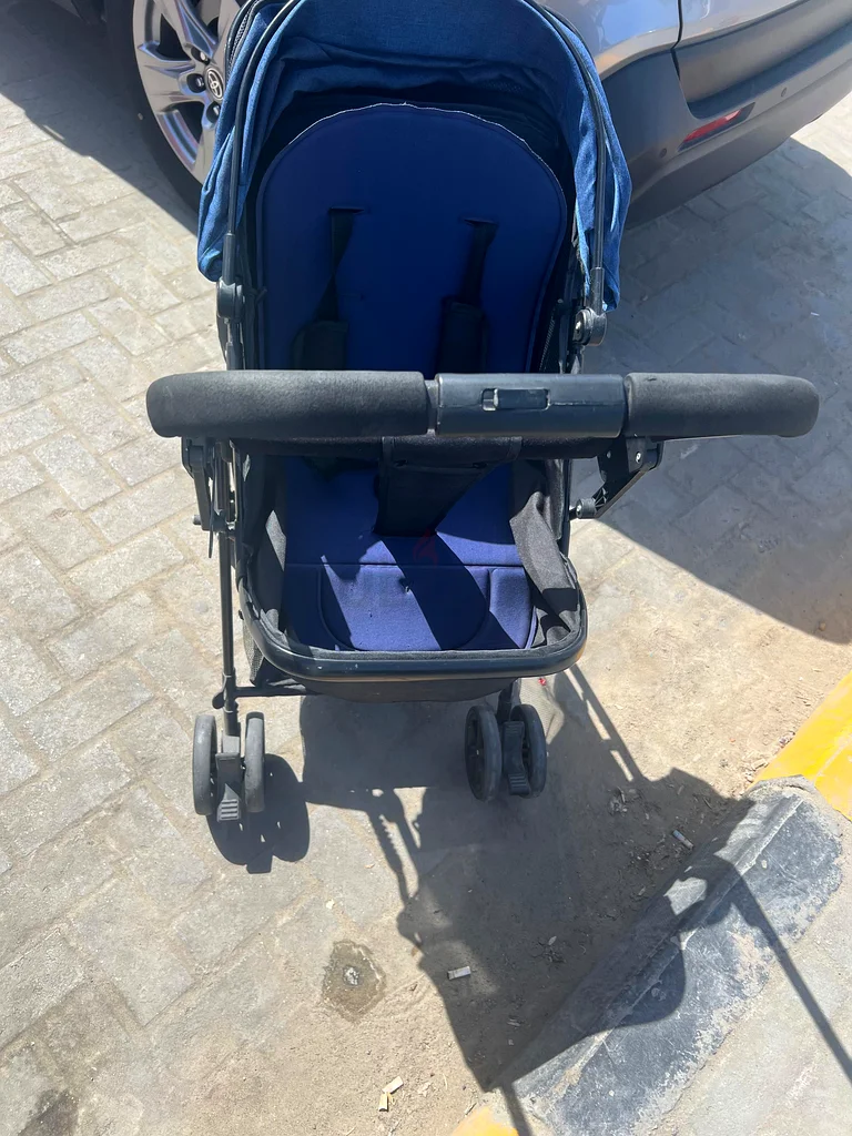 عربة أطفال مستعملة (ماركة Uniqoo)63226785547905111