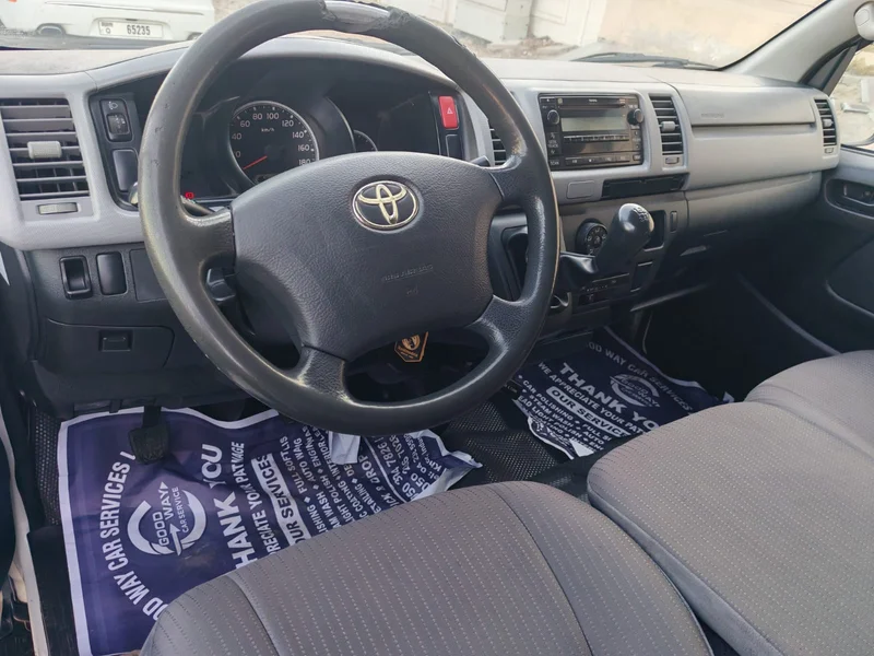 2012 Hiace  very good condition62932674928643114