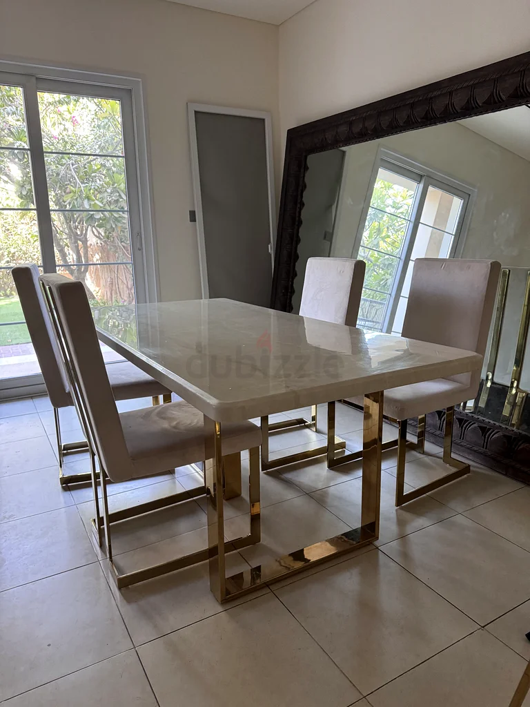Dining room table and chairs628647083819531126