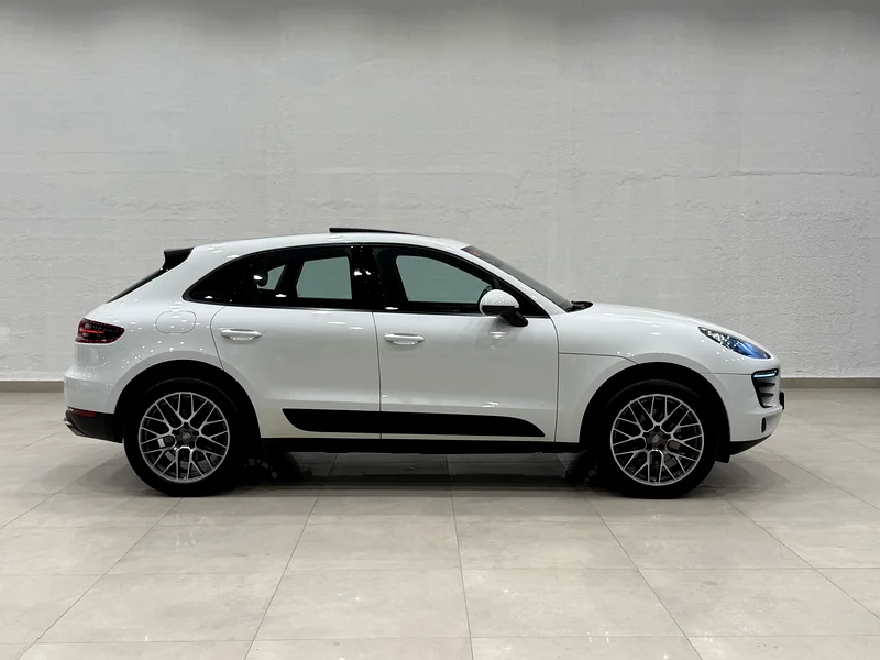 Porsche Macan. GCC Specs. Very Low Milage. Super Clean63150022185218113