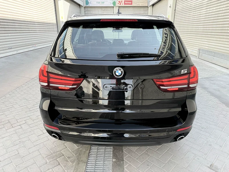 بي إم دبليو X5 Xdrive35i 2015 جي سي سي سجل صيانة كامل مالك أول مفتاحان 
104000كم63229645872642112
