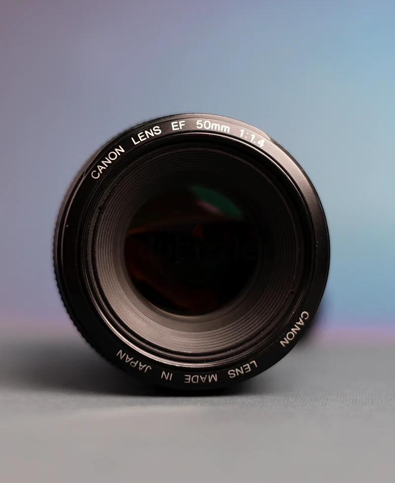 عرض ساخن على عدستي كانون EF 50 مم f1.463266945931650113
