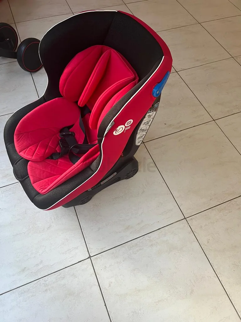 Juniors brand Stylish Red Infant Car Seat for Sale!62931682577793111