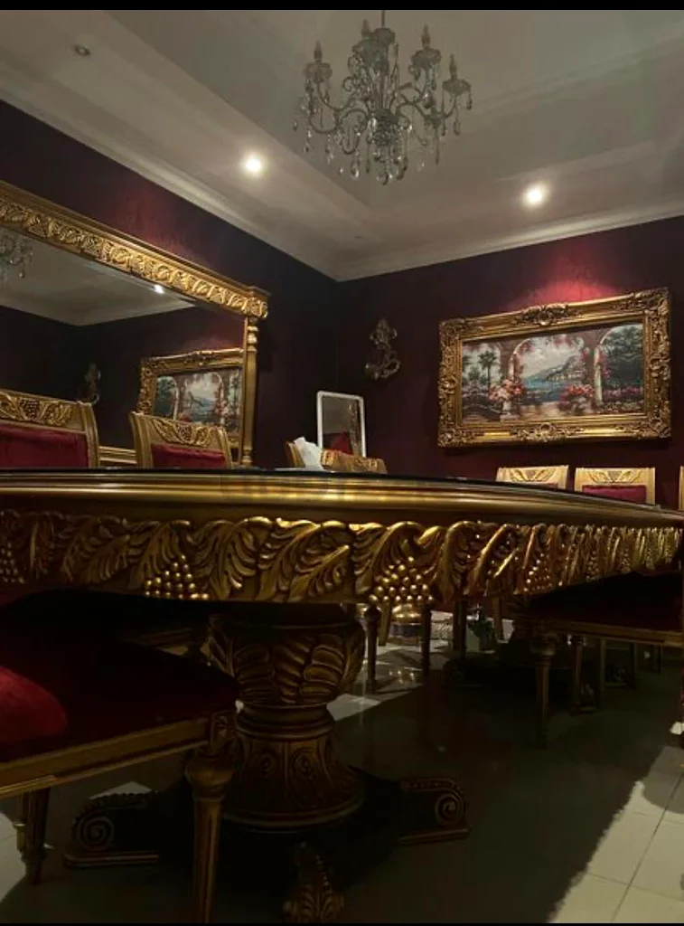 Elegant Vintage Sideboard with Mirror62863822476674111