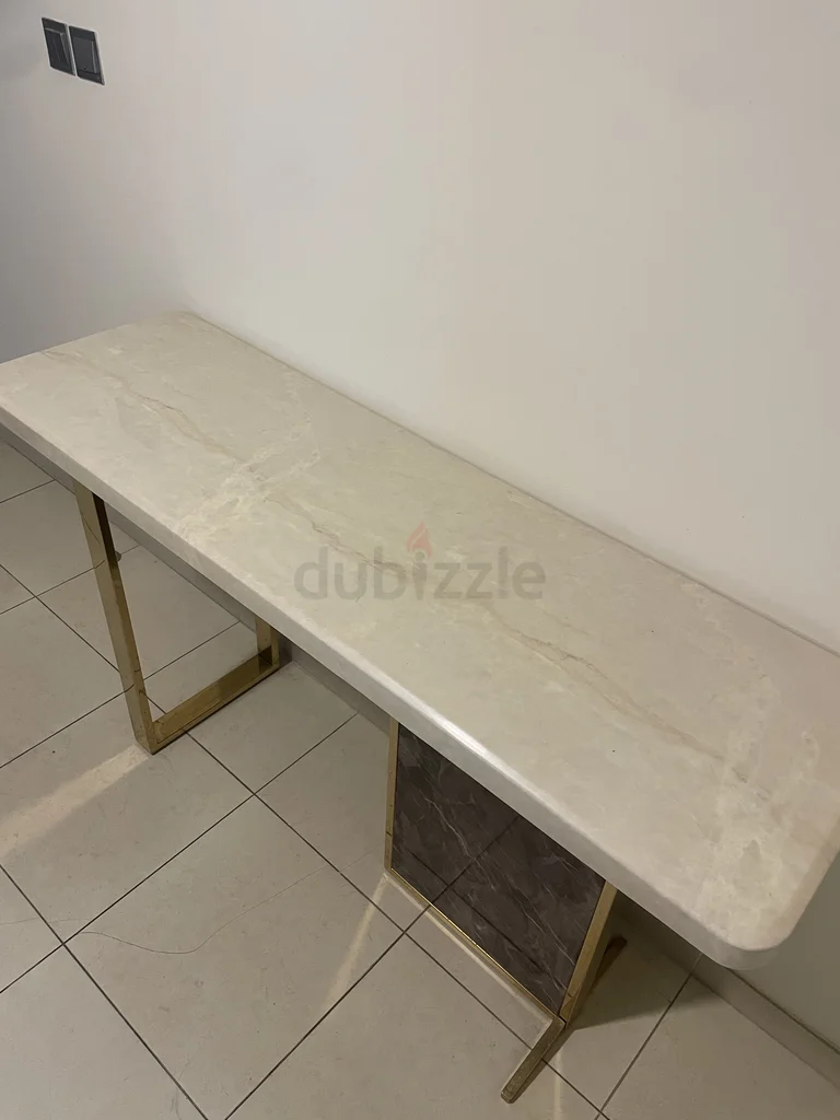 Side table62864708402562113