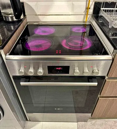 Bosch New Model 4 Ceramic Hubs Electric Cooker 60x60cm