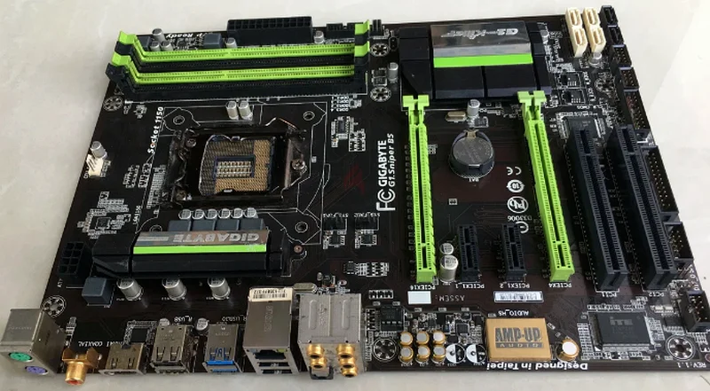 لوحة أم جيجابايت G1 سنайبر مع معالج إنتل كور i5-467063257116815234111