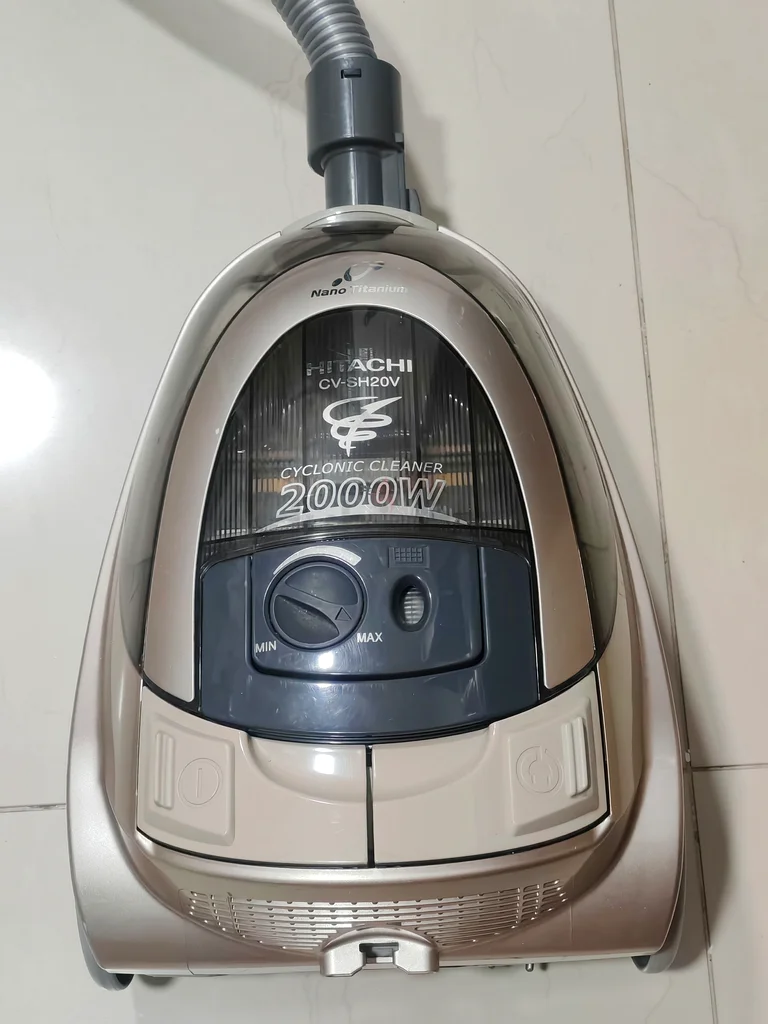 مكنسة كهربائية قوية وفعالة للبيع!632539720957461128