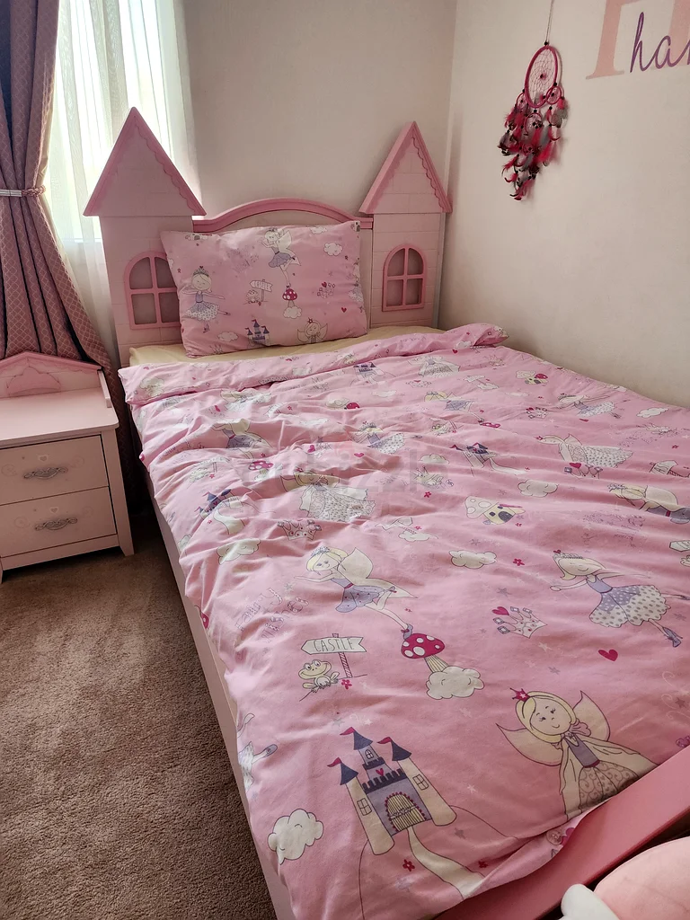 Price drop! Royal Story Single Bed set – Perfect for Your Little Princess! Bed AND drawers set62865808654593111