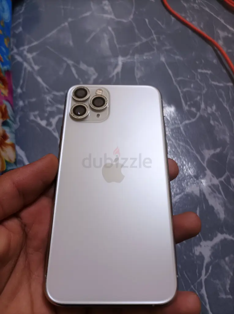 Apple iPhone 11 pro - Sleek and Stylish Smartphone!