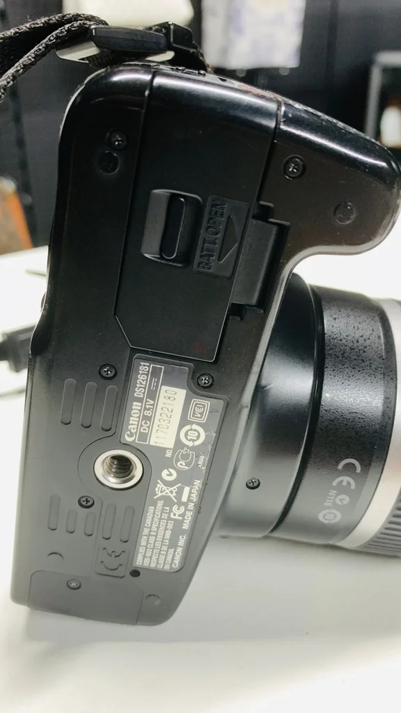 Canon EOS Rebel T1i 15.1 MP CMOS Digital SLR with 18-55mm Lens Kit62932695715075113