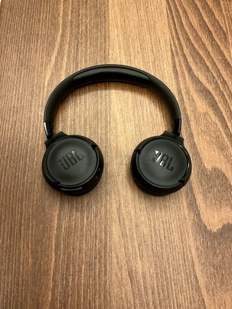 JBL 520BT Bluetooth Headphones Black Stylish Over-Ear Wireless Headphones - Perfect Sound Quality!63165713647490111
