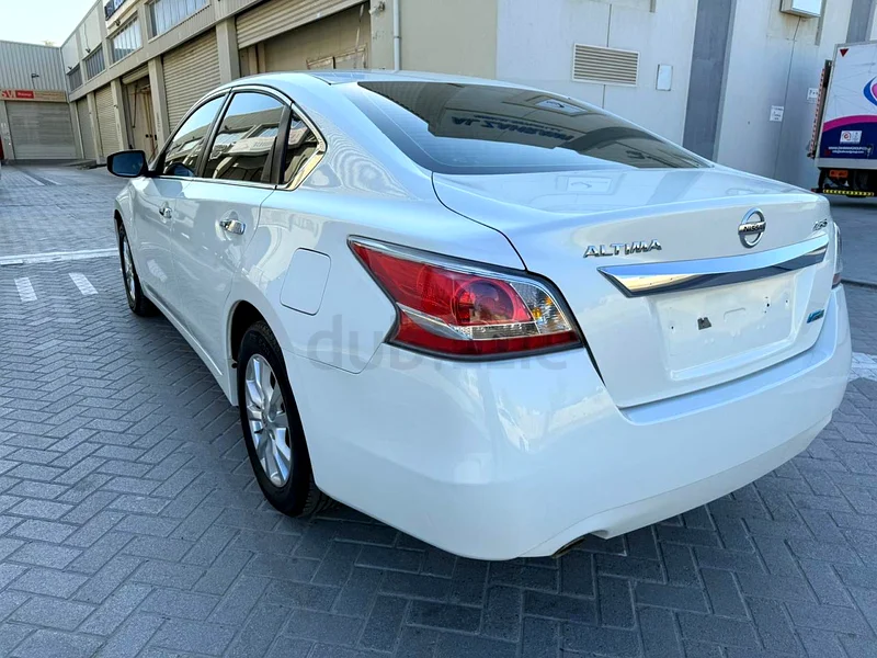 Nissan Altima 2015 model Gcc 350000 km63227775741058113