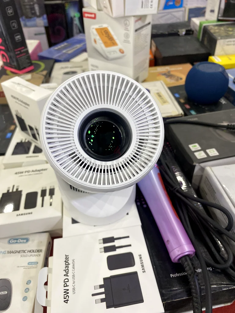 AOC projector with wifi632640922248981121