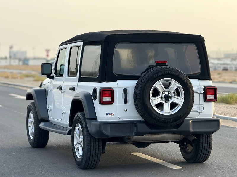 جيب رانجلر 2019 غير محدودة سبورت V6 بجميع الخيارات، طلاء أصلي، حالة ممتازة63172653648513114