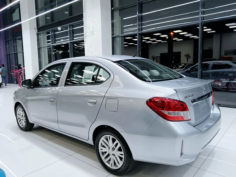 Mitsubishi Attrage Gcc Full option63153229012227114