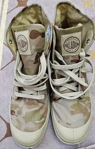 Casual Men’s Shoe by Palladium  جزمة شوز رجالي براند اصلي