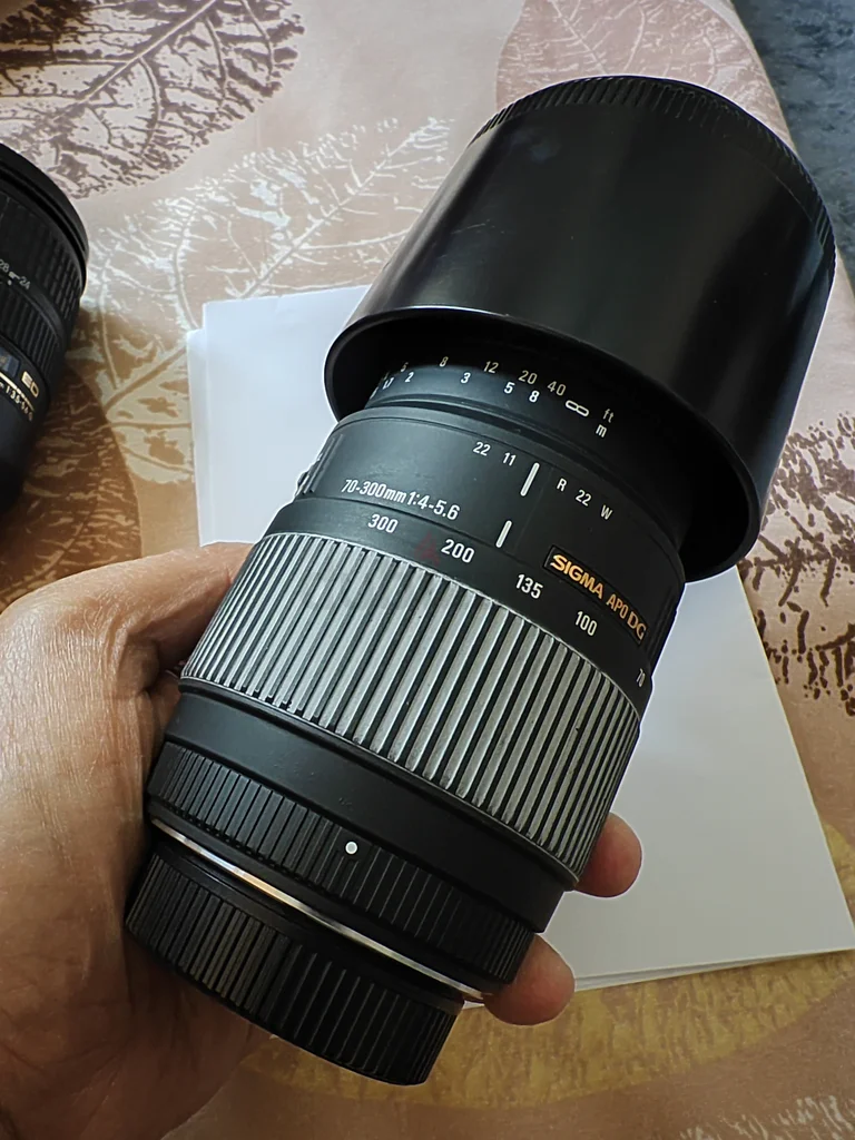 سيغما عدسة زووم طويلة المدى 70-300 مم f/4-5.6 للبيع!62932695763074111