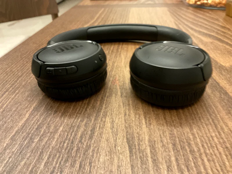 JBL 520BT Bluetooth Headphones Black Stylish Over-Ear Wireless Headphones - Perfect Sound Quality!63165713647490112
