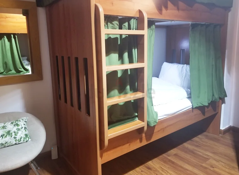 Modern Wooden Bunk Bed Set with Cozy Green Drapes62863818883331111